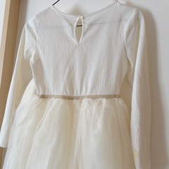 H&Mフワフワスカートのワンピース（130cm）の画像