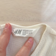 H&Mフワフワスカートのワンピース（130cm）の画像