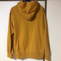 美品★UNIQLOパーカーLサイズの画像