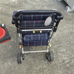 買い物用　臨時椅子にもなる　キャリーケースの画像