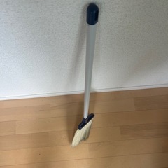 家庭用の便利アイテム（晾衣杆、掃把、風筒、凳子）をお譲りしますの画像
