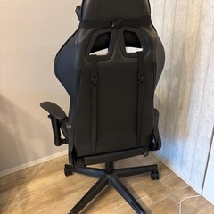 【値下げしました】ゲーミングチェア/長時間作業・ゲームに最適/首・腰サポートクッション付の画像