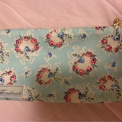 handmaid のペンケースの画像