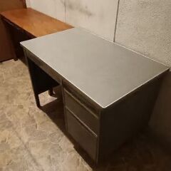 アンティークデスクの画像