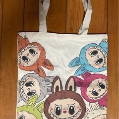 ラブブ　バッグの画像