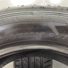 MAXTREK MAXIMUS M1 225/60R17 17インチ 夏タイヤ 2本 23年製 バリ溝 アルファード ヴェルファイア レガシィアウトバック等　(STB045) の画像
