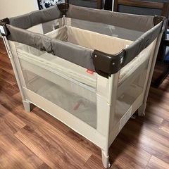 Aprica ベビーベッド コンパクト折りたたみ式の画像