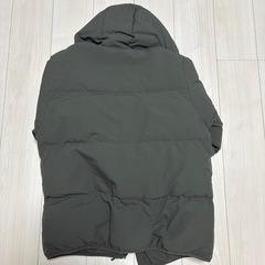 GU　ダウン　ダークグリーン　Mサイズの画像
