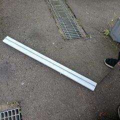 中古 割れあり 壁ミラー つっぱりタイプ ビジネスサイズ 横900mm × 縦2000mm （重量：20kg/1枚）鏡の販売.COM 札幌 北区の画像