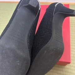 パンプス　ヒール　黒
の画像