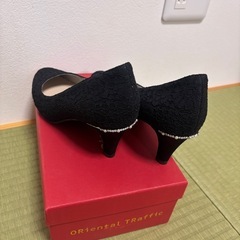 パンプス　ヒール　黒
の画像