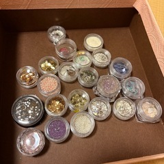 ネイルパーツいろいろ写真5枚ありの画像