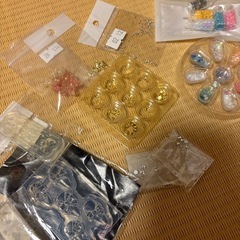 ネイルパーツいろいろ写真5枚ありの画像