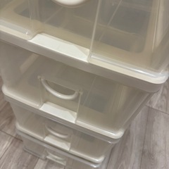 ４段　衣装ケースの画像