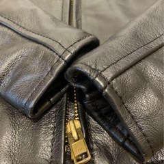 ブラックレザージャケットの画像