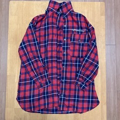 長袖のシャツの画像