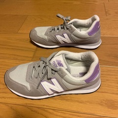 ニューバランスのシューズの画像