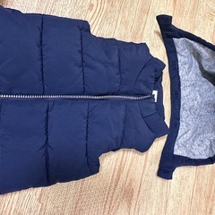 H&M ダウンベスト　90サイズくらいの画像