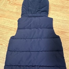 H&M ダウンベスト　90サイズくらいの画像