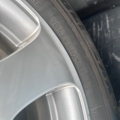 冬タイヤ185/65R14 86Qの画像