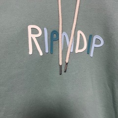 新品タグ付き　リプンディップ　パーカーの画像