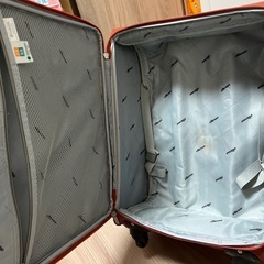 エレッセ　スーツケースの画像