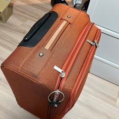 エレッセ　スーツケースの画像