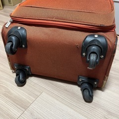 エレッセ　スーツケースの画像