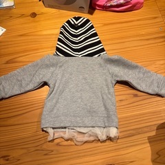 80cm女の子パーカーの画像