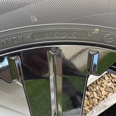デリカD:5 シャモニー　純正タイヤ　新車外し　タイヤホイール4本セットの画像