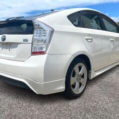 【自社ローン＆リース】で乗れます🚗＜保証人不要＞ブラックでも大丈夫！ローンが組めない方のミカタです💕月々安い♪　トヨタ　プリウス　S　修復歴なし　車検まるっと2年付き😉　スタッドレスあり！の画像