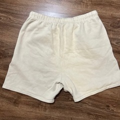 ESSENTIALS ベージュショートパンツ Lサイズの画像