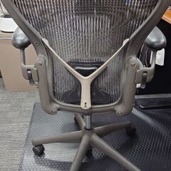 アーロンチェアの画像