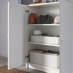 IKEA ビリー　本棚　白　扉付き4段の画像