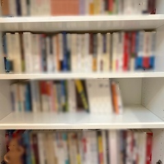 IKEA ビリー　本棚　白　扉付き4段の画像