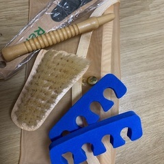 🌸フットケアセットポーチ付き（足指パット、ネイルブラシ）などの画像