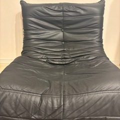トーゴソファ　
黒色の画像