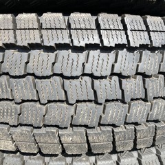 GOOD YEAR 195/80R15 24年製　冬タイヤ　バリ目　バリ溝の画像