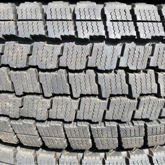 GOOD YEAR 195/80R15 24年製　冬タイヤ　バリ目　バリ溝の画像