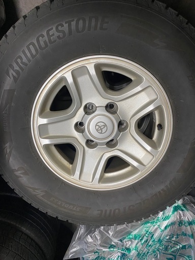 265/70R16 スタッドレスDM-V3   　4本セット　95プラド