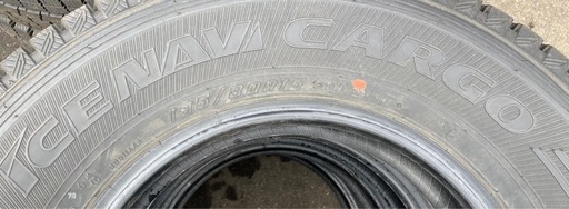 GOOD YEAR 195/80R15 24年製　スタッドレスタイヤ　ハイエース　キャラバン等