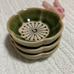 梅柄の小さな小鉢　3個セットの画像