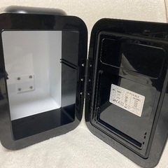 CROWNFUL 小型冷蔵庫 4L 冷温庫 【保冷・保温】 ミニ冷蔵庫 ポータブル 超軽量 持ち運び便利 一人暮らし ペルチェ式 静音 省エネ 室内車載両用 AC 100V DC 12V 給電コード付属 寝室用 職場 車中泊 キャンプ アウトドアの画像