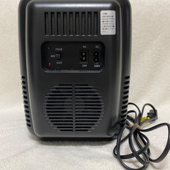 CROWNFUL 小型冷蔵庫 4L 冷温庫 【保冷・保温】 ミニ冷蔵庫 ポータブル 超軽量 持ち運び便利 一人暮らし ペルチェ式 静音 省エネ 室内車載両用 AC 100V DC 12V 給電コード付属 寝室用 職場 車中泊 キャンプ アウトドアの画像