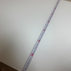 見た目もオシャレで大きめの机で使い勝手抜群！の画像