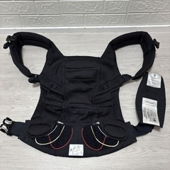 500円お値下げしました‼️　［美品✨］ 手洗い済み❗️ 正規品　おまけ付き‼️　エルゴベビー　アダプト クールエアー　オニキスブラック　の画像