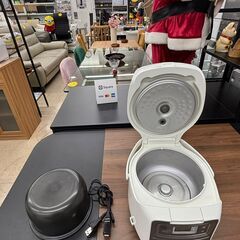 TIGER タイガー 炊飯器 JAI-R1 2017年製 3合 ホワイトの画像