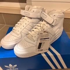　新品未使用　adidas forum mid 　の画像