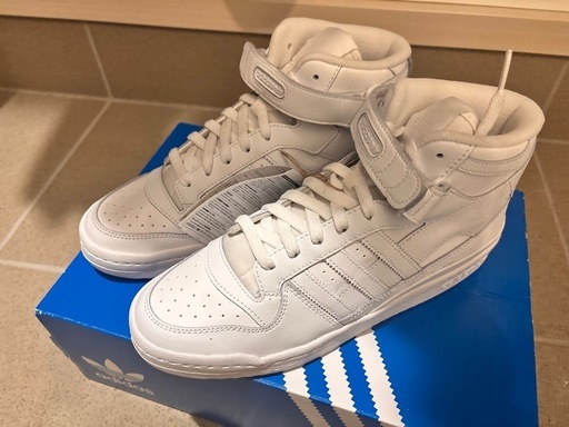 本日中　決まらなければリサイクルショップ　新品未使用　adidas forum mid