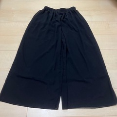 【未使用】Sサイズ 黒 ガウチョパンツ サラサラ素材の画像
